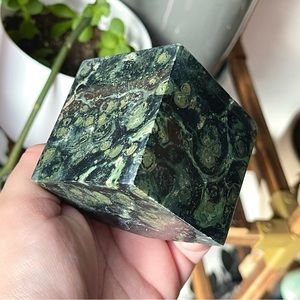 🖤Kambaba Crocodile Jasper Crystal Floating Cube🖤